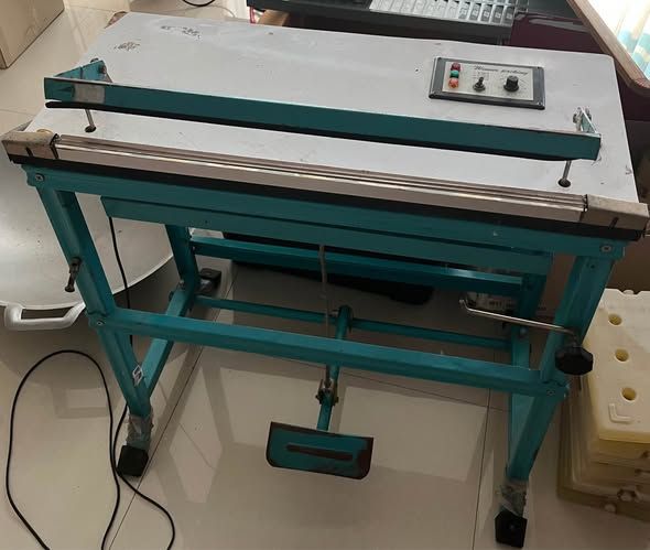 Foot Pedal Sealing Machine