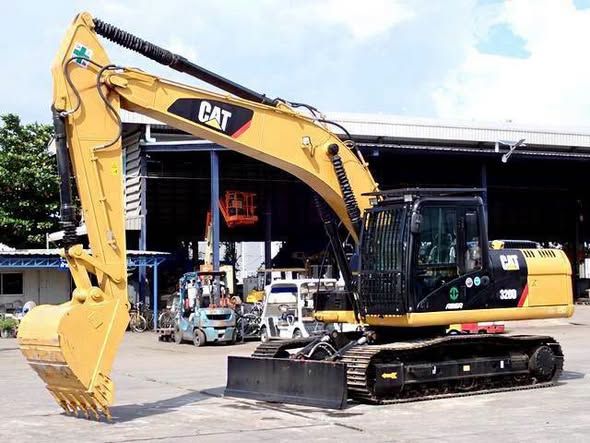 Excavator CAT · 320D2