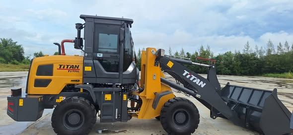 รถตักล้อยาง TITAN · Ti936L