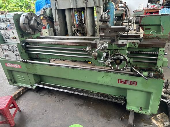Manual Lathe