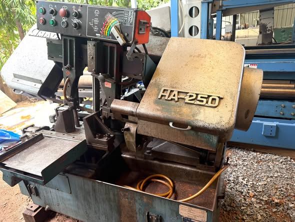 Bandsaw AMADA · HA-250