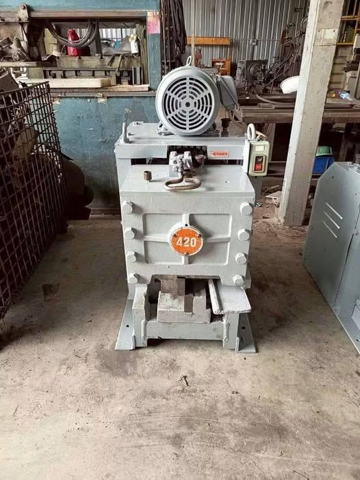 Hydraulic Steel Cutting Machine