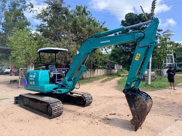 Excavator Komatsu · PC45-1 รุ่น 7