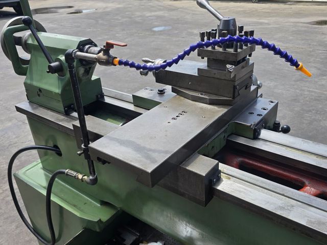 Manual Lathe