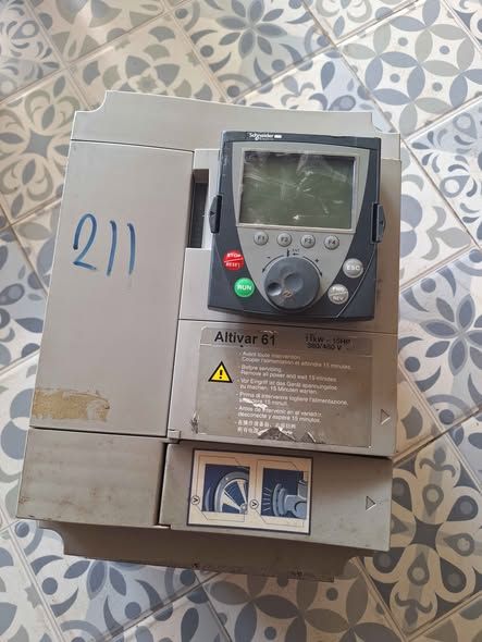 Variable Frequency Drive Schneider Electric · ATV61