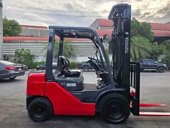 Diesel Forklift with Side Shift Toyota · 8FD25V60 AT