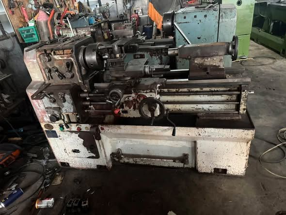 Manual Lathe
