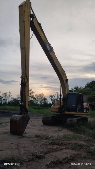 Excavator, Long Boom Caterpillar · 320D