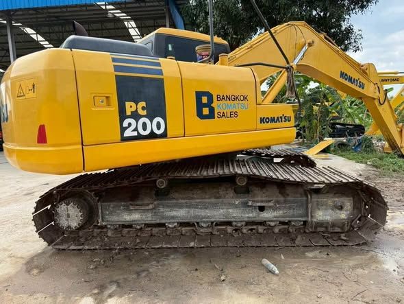 Excavator Komatsu · PC200-7