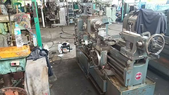 Manual Lathe