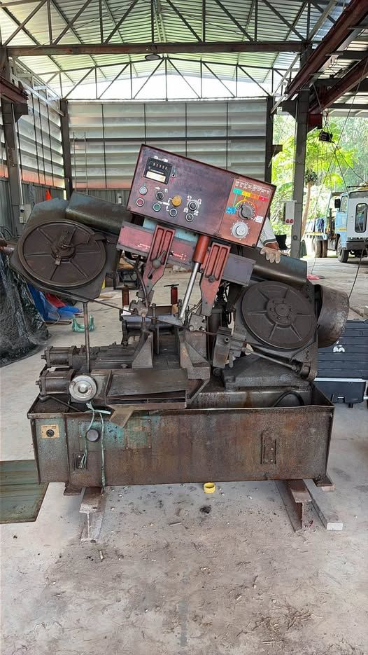 Bandsaw Amada · HA250