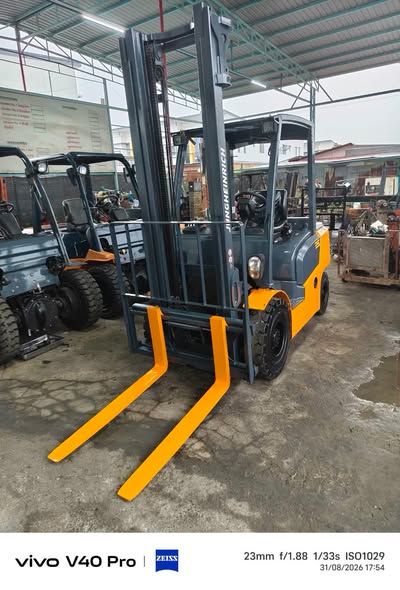 Forklift