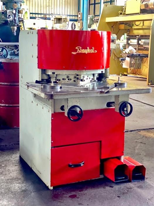 Corner Notching Machine BAYKAL · HKA 200 x 6