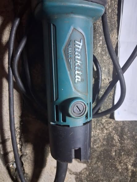 Long-Neck Die Grinder Makita · M9100B