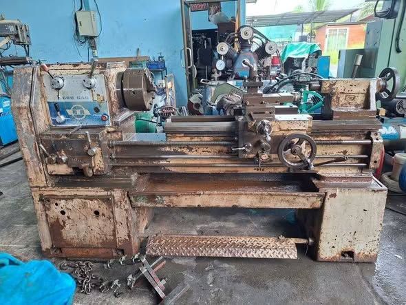 Manual Lathe