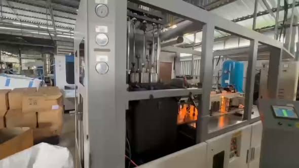 PET Bottle Blow Molding Machine