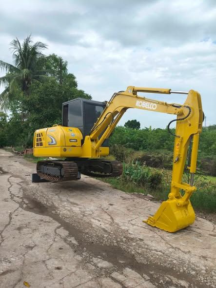 Excavator Kobelco · SK60-8