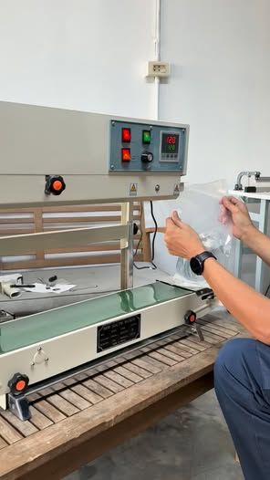 Vertical Bag Sealing Machine