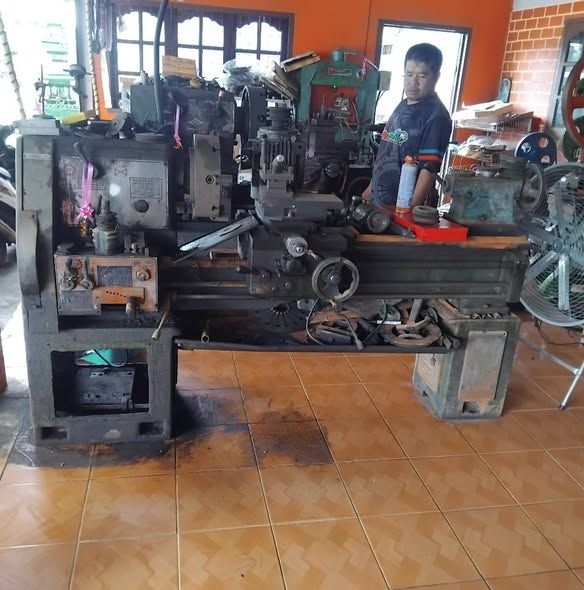 Manual Lathe