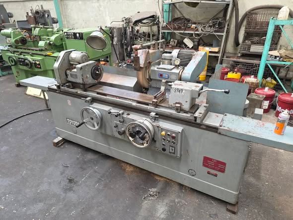 Cylindrical Grinder Toyoda · GOP30 x 100