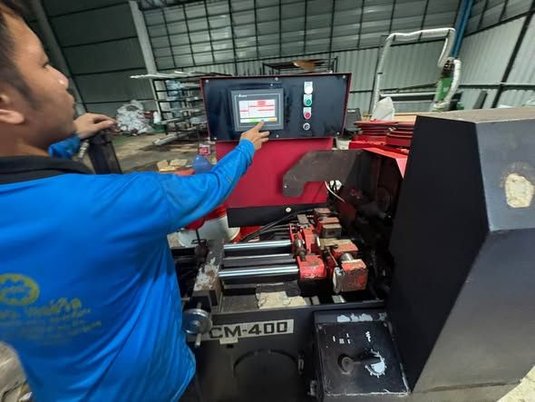 Bandsaw Amada · CM400