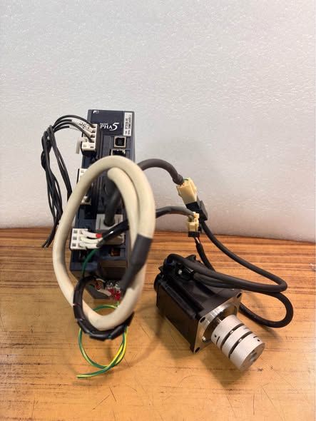 Servo Motor Fuji Electric · RYT201D5-VV2