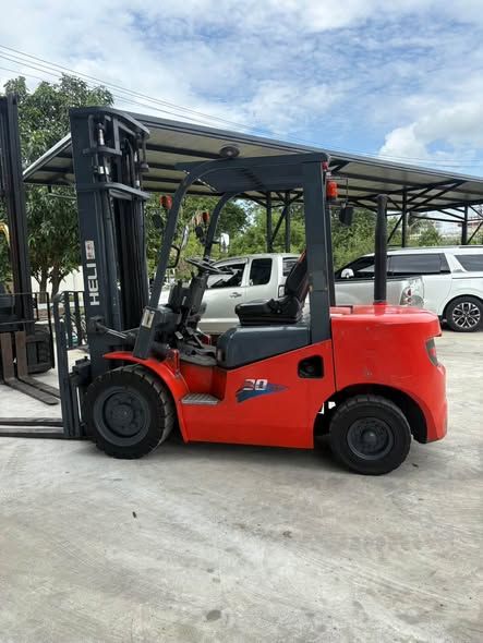 Forklift, 3-Ton Diesel, Automatic