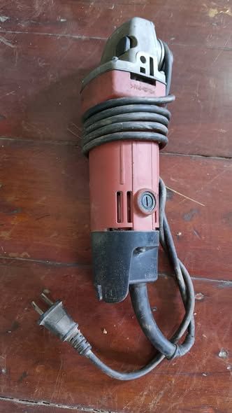 Angle Grinder Maktec · MT954