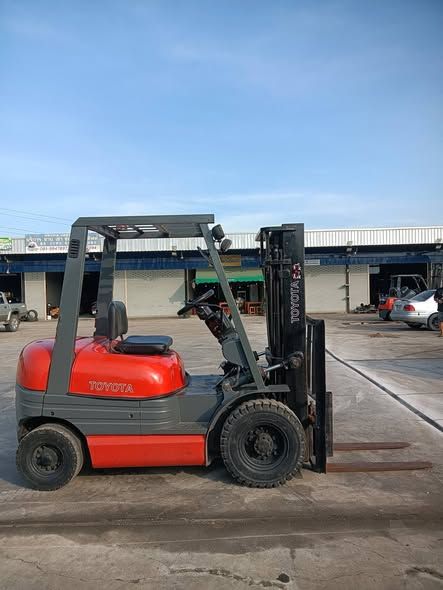 Forklift Toyota · รุ่น 8