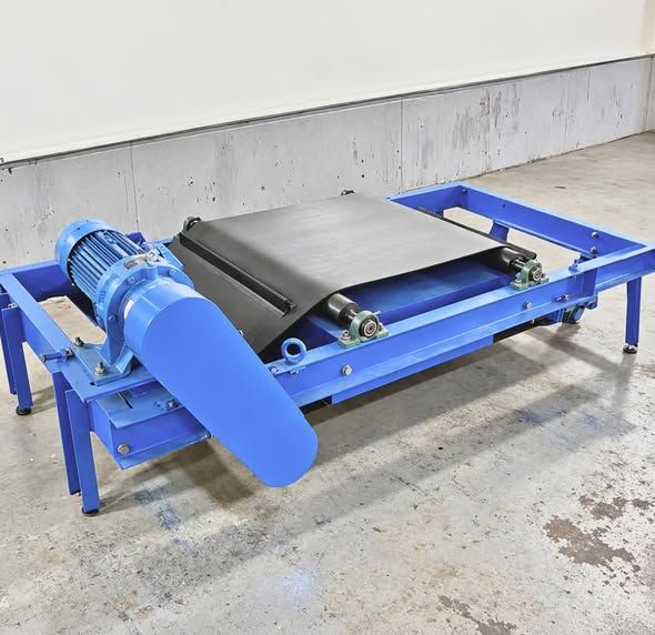 Self-Cleaning Overband Magnetic Separator