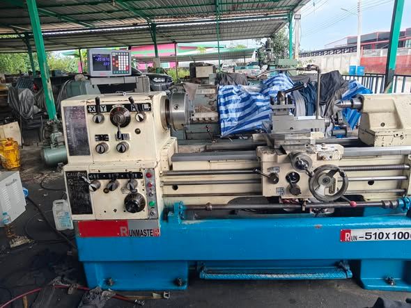 Manual Lathe Runmaster