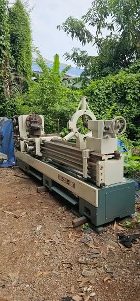 Manual Lathe, 12 ft, Heavy-Duty Chu-Shing