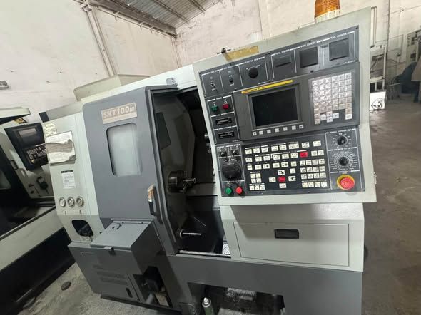 CNC Lathe with Live Tooling KIA · SKT100M