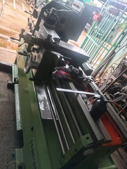 Manual Lathe Takang