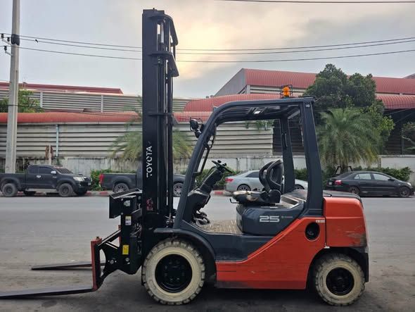 Forklift Toyota · 8FD25V50