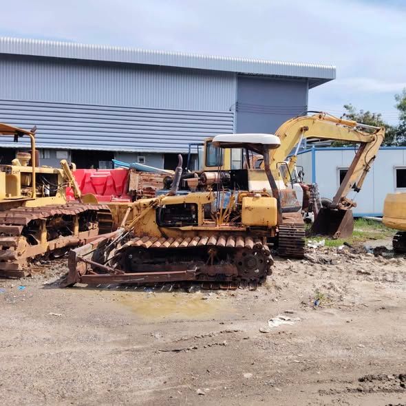 Construction Machinery and Dump Trucks