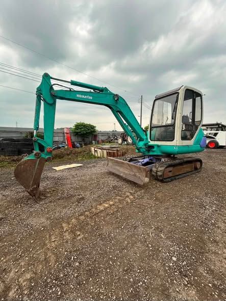 Excavator Komatsu · PC25-1E