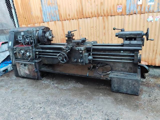 Manual Lathe