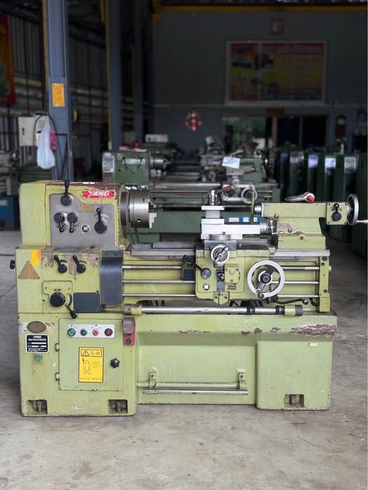 Manual Lathe YANG