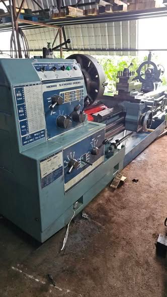 Manual Lathe HOWA STRONG · 2000