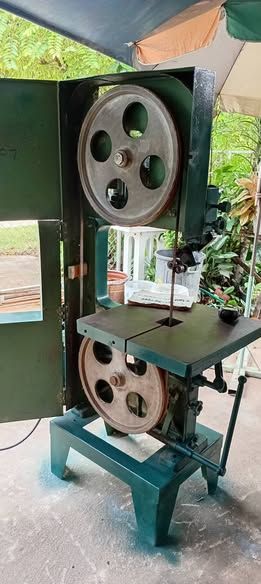 Vertical Bandsaw