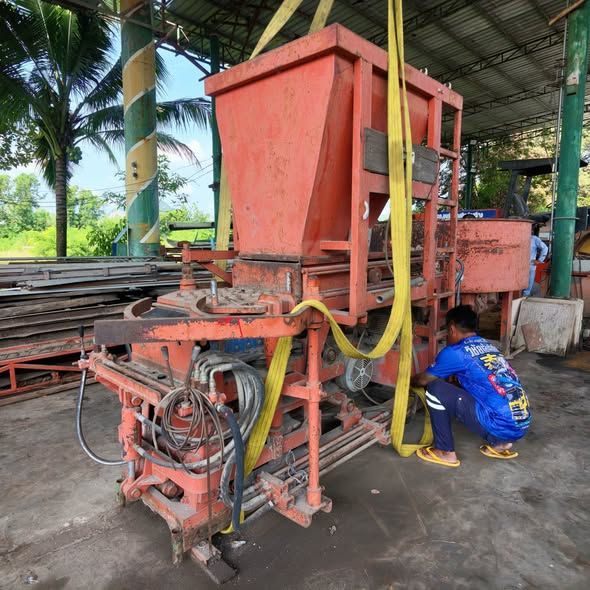 Concrete Block Making Machine