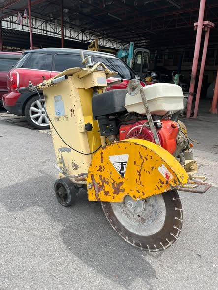 Concrete Saw