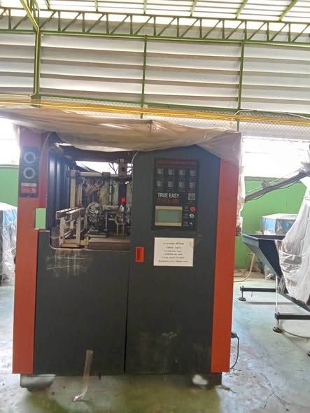 PET Bottle Blow Molding Machine