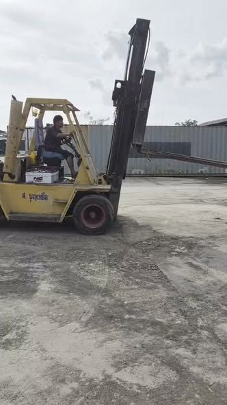 Forklift