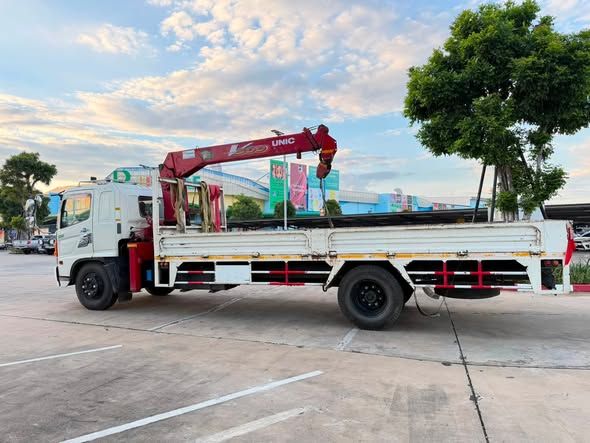 Truck-Mounted Crane UNIC · HINO FG1J