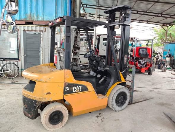 CAT 2.5 Ton Forklift