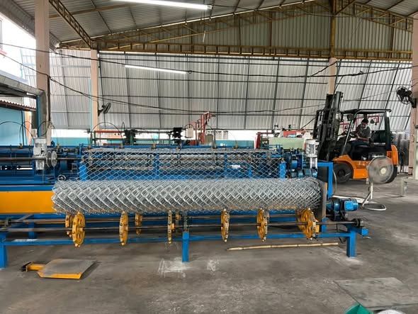 Wire Mesh Weaving Machine
