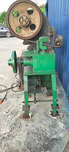 Wire Mesh Trimming Machine