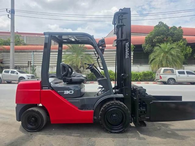 Diesel Forklift with Bale Clamp Toyota · 8FD30V40